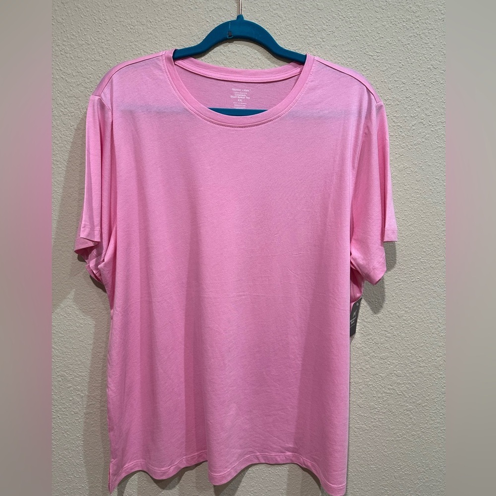 Nwt crew neck short sleeve tee. 40% modal & 60% cotton.Very soft and luxurious.